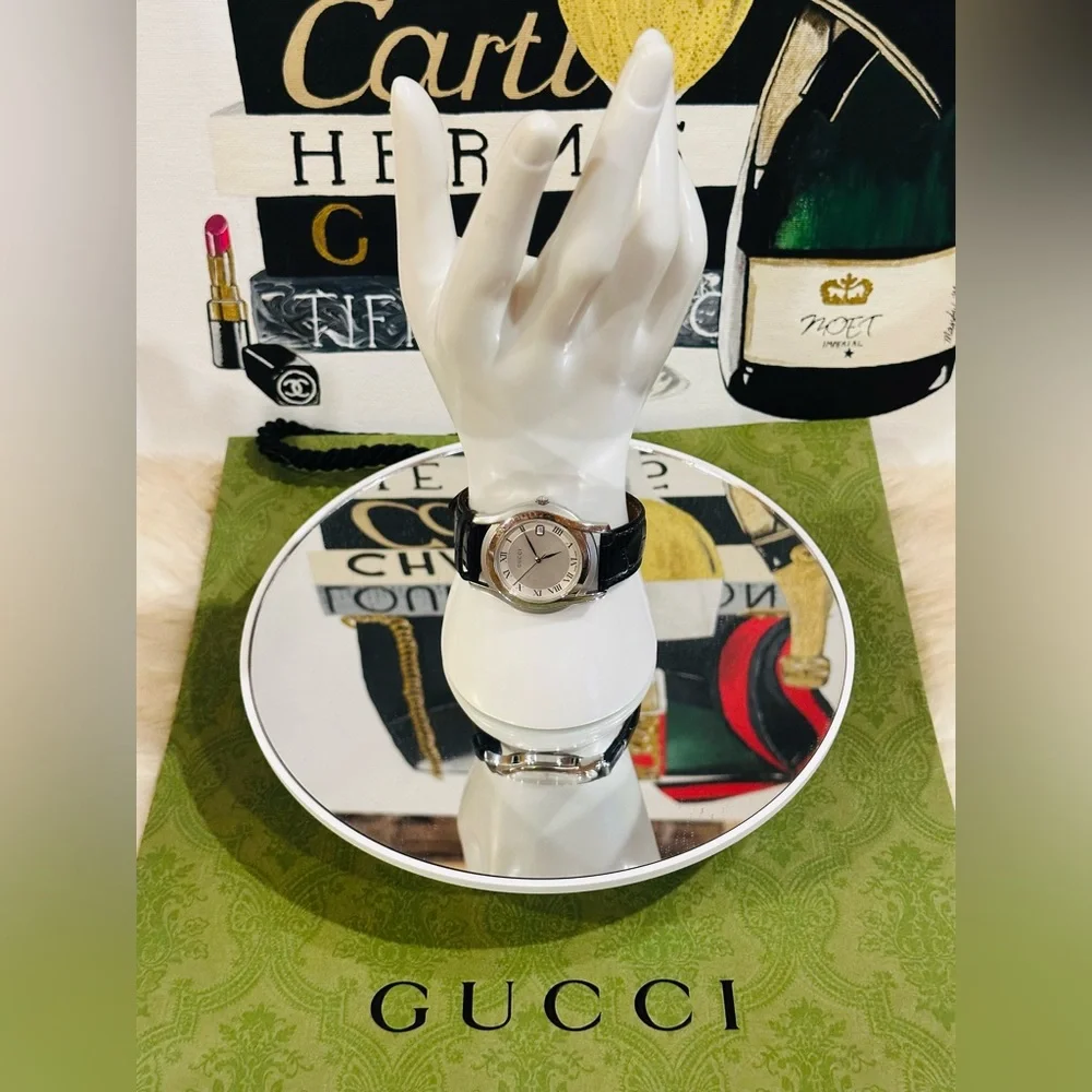 🔥 GUCCI WATCH ROMAN NUMERAL LEATHER STRAP Adjustable Size 18cm w/COA